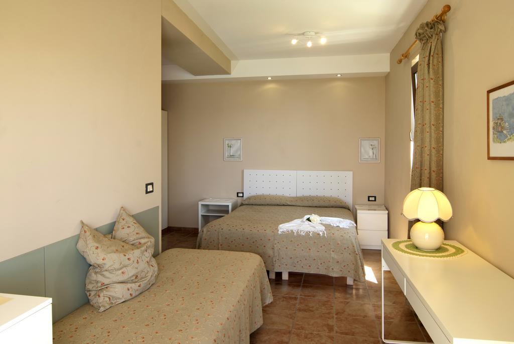 Hotel Mariano Gargnano Esterno foto
