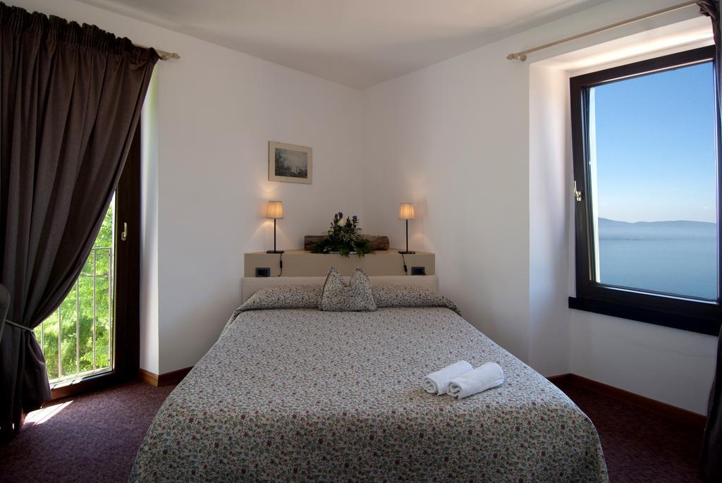 Hotel Mariano Gargnano Esterno foto